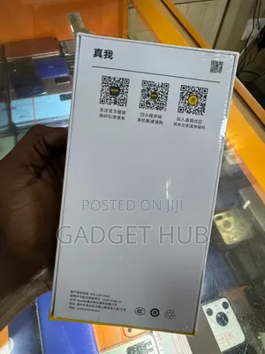 New Realme V30 128 GB Black