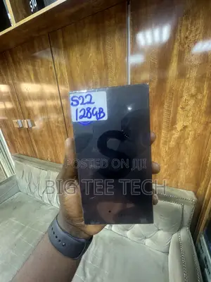 New Samsung Galaxy S22 5G 128 GB Black