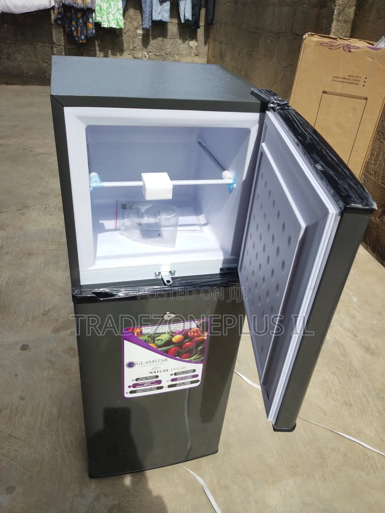 Practical Glamstar Refrigerator for Everyday Use