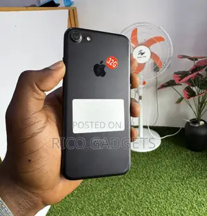 Apple iPhone 7 32 GB Black
