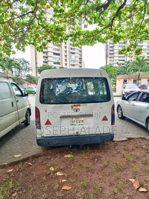 Toyota HiAce 2008 White