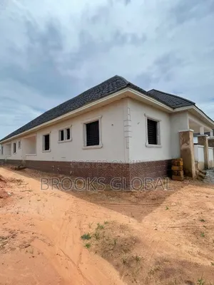 2bdrm Bungalow in Benin City for sale
