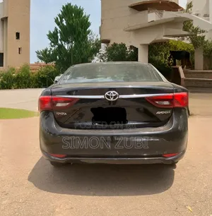 Toyota Avensis 2015 Black