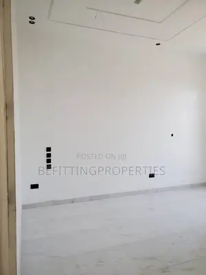 5bdrm Duplex in Jahi for sale