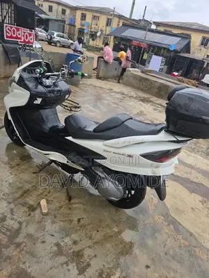 Suzuki 2019 White