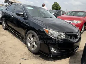 Toyota Camry SE V6 4dr Sedan (3.5L 6cyl 6A) 2013 Black