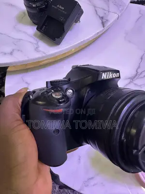 Nikon D5200 With 35mm and Original Charger