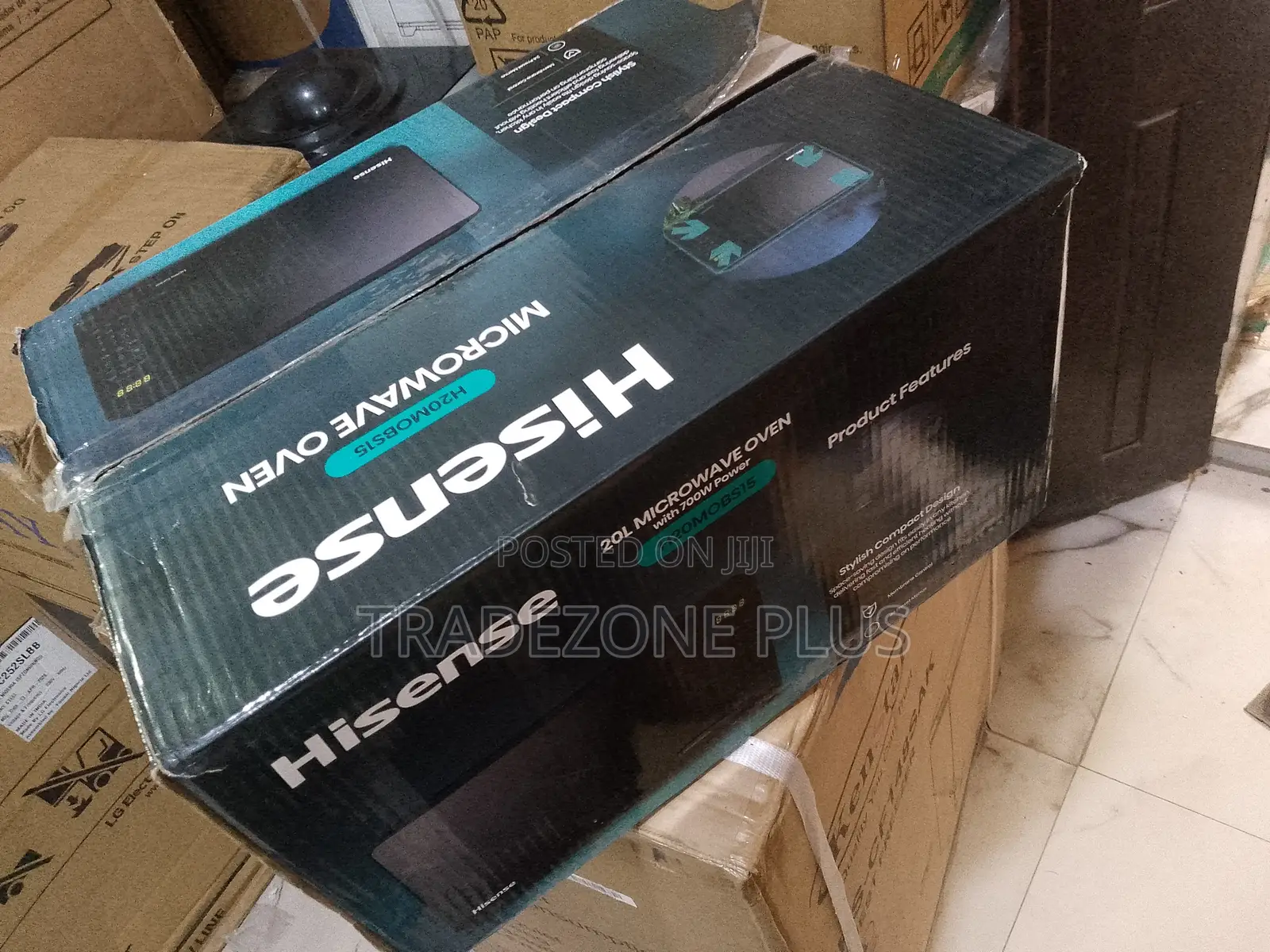 Compact Hisense Digital Microwave 700W 20L Capacity