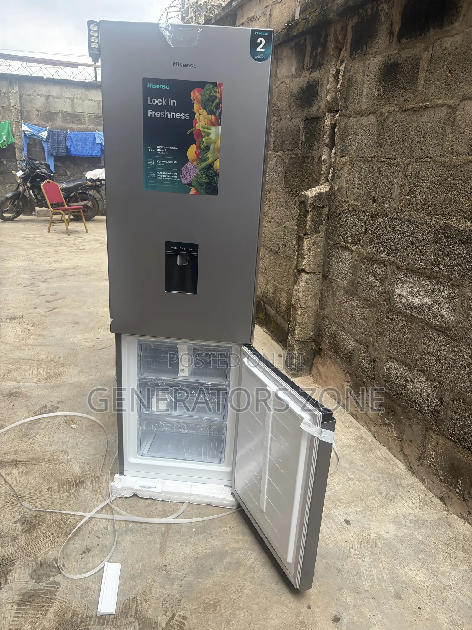 Hisense 264L Silver Refrigerator With Separate Bottom Freezer