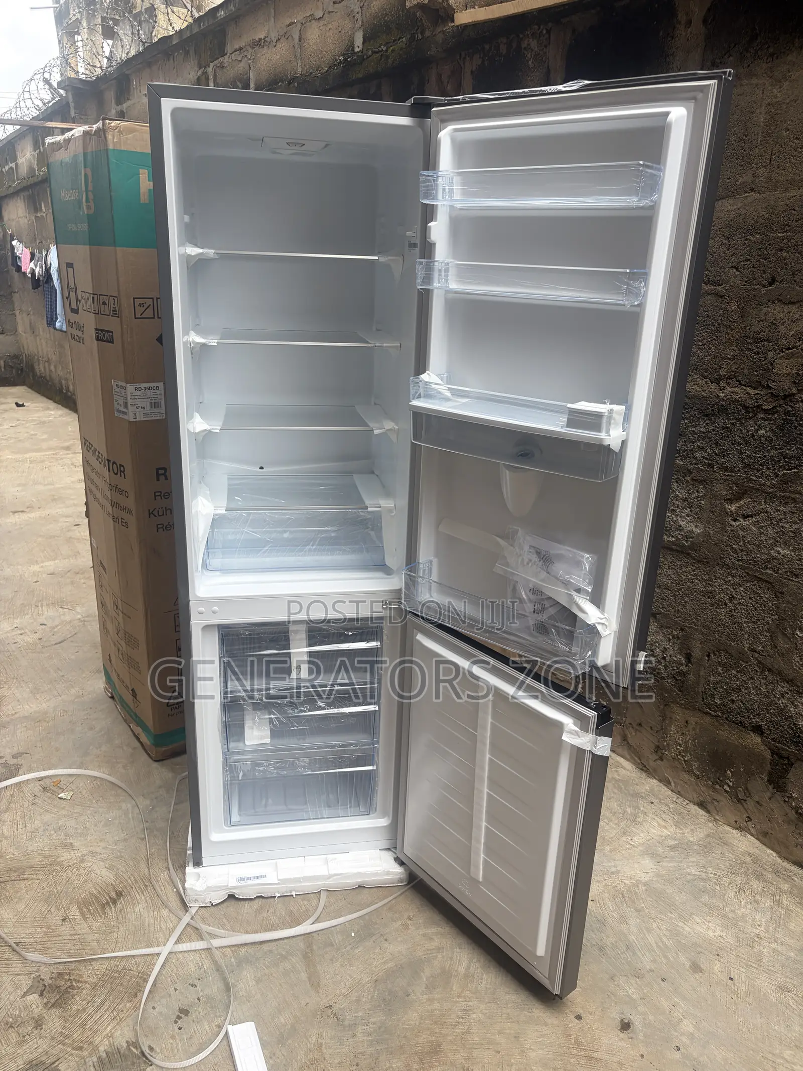 Hisense 264L Bottom Freezer Refrigerator With Mechanical Temperature C