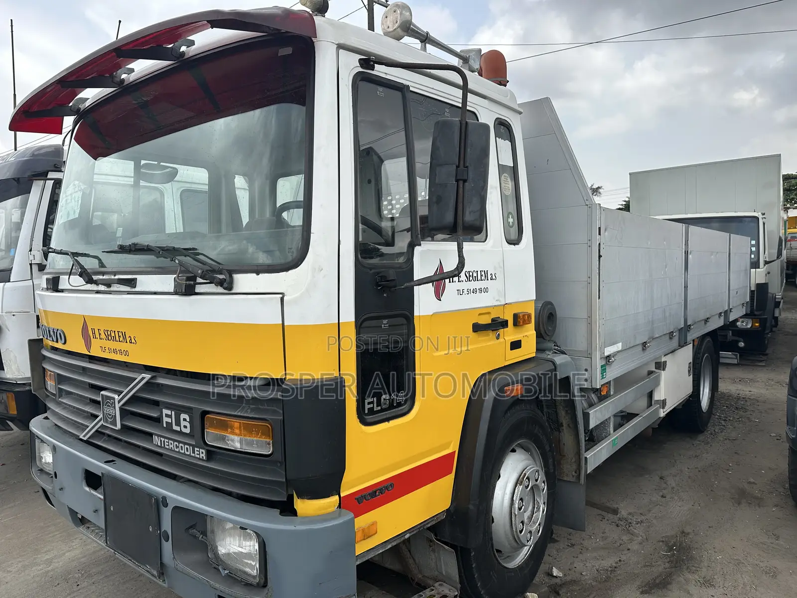 Volvo FL Truck 2008 Yellow