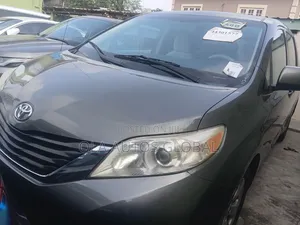 Toyota Sienna 2012 Gray