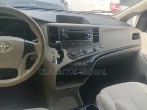 Toyota Sienna 2012 Gray