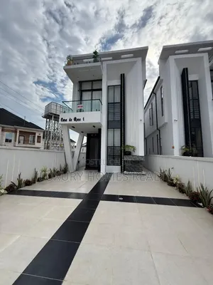 5bdrm Duplex in Ikota Lekki for sale