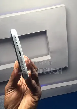 Apple iPhone 11 128 GB White