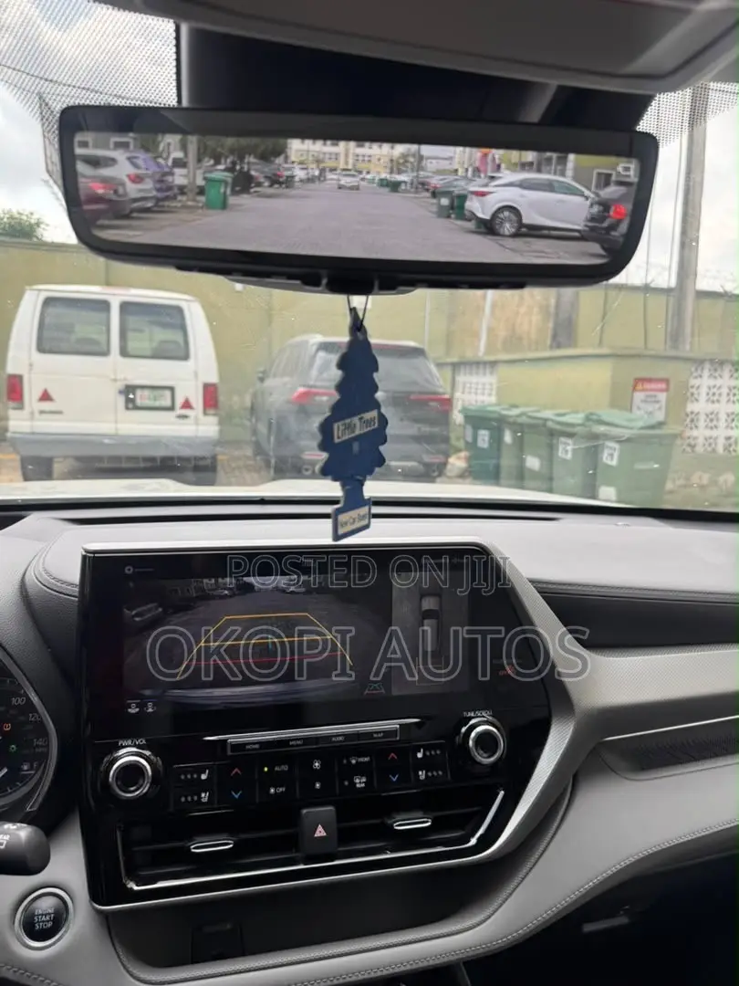 Toyota Highlander 2021 Silver