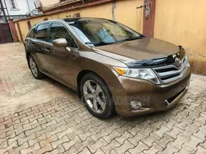 Toyota Venza 2010 Red