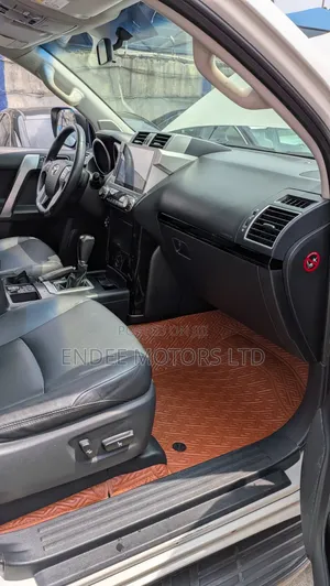 Toyota Land Cruiser Prado 2.7 2017 White