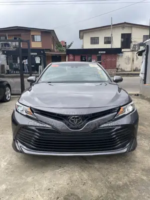 Toyota Camry 2018 Gray