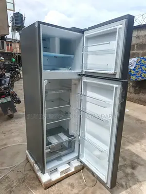 LG GLB262PQKB Refrigerator for Modern Domestic Kitchens