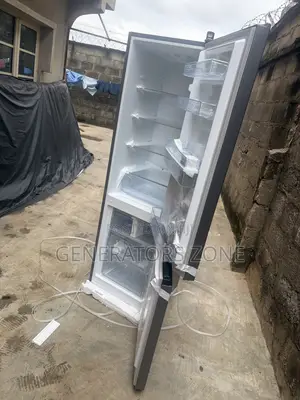 Hisense 264L Bottom Compartment Freezer Fridge With Water Tap
