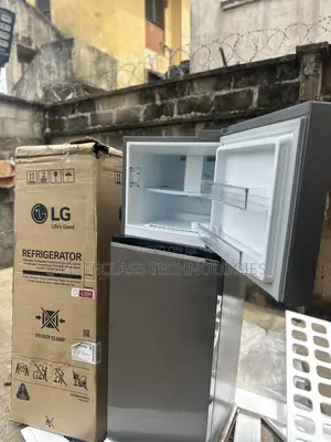 Reliable LG GL-B262PQKB Refrigerator for Household Storage