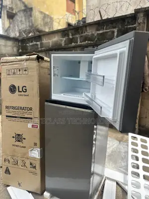 Reliable LG GL-B262PQKB Refrigerator for Household Storage