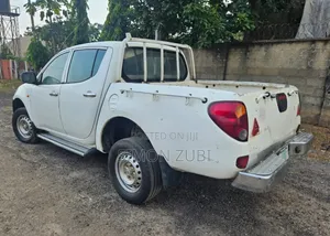 Mitsubishi L200 Double Cab GLX 2.4L 2WD 2010 White