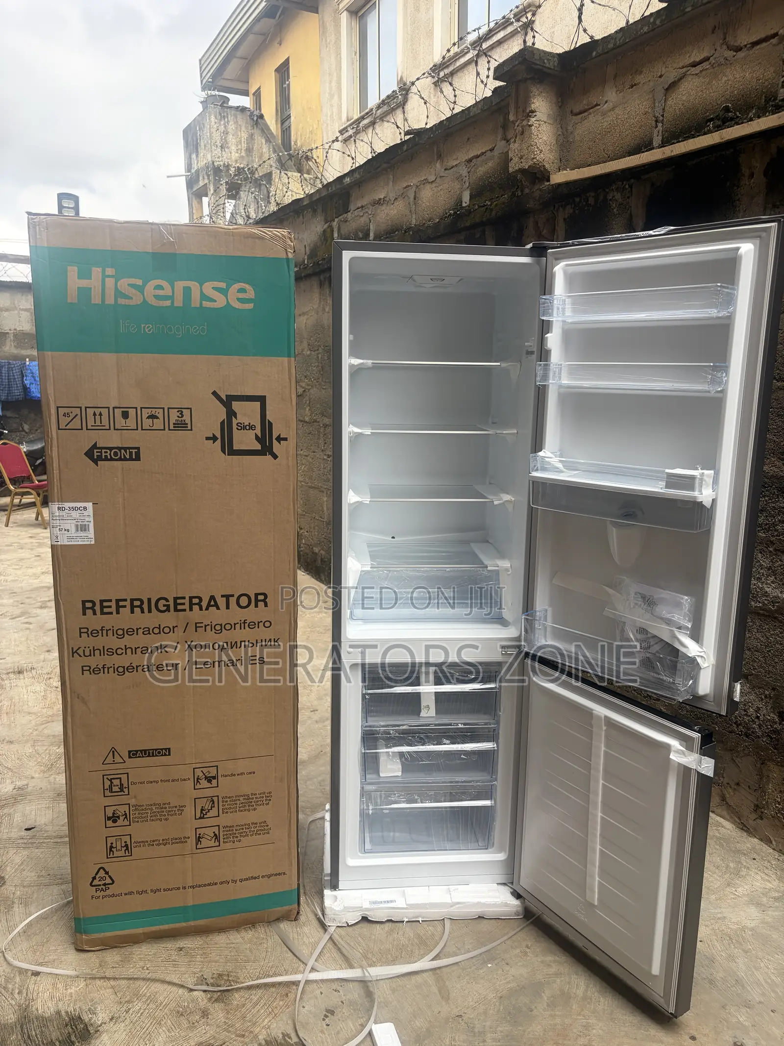 Hisense 264l Dual Compartment Refrigerator With Water Dispenser