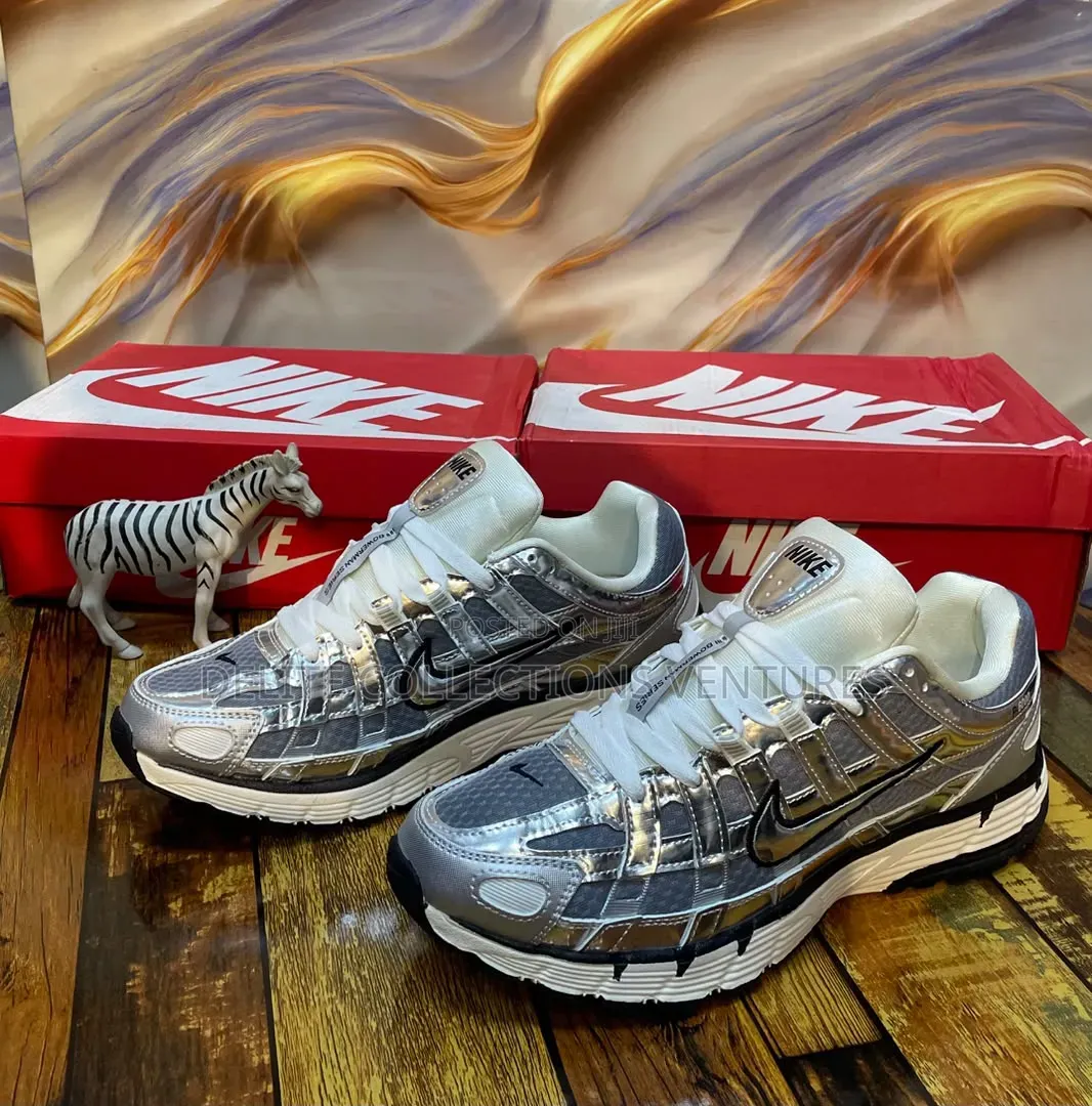 *Nike**/ * *Bowerman Series* *Silver/Light Grey*