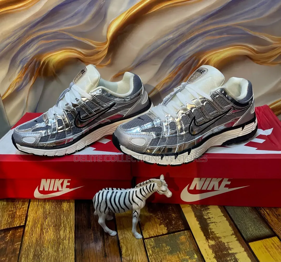 *Nike**/ * *Bowerman Series* *Silver/Light Grey*