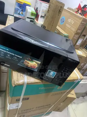 Hisense Digital 700W Microwave for Easy Food Warming