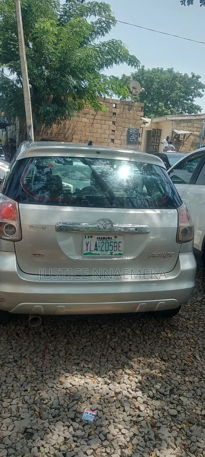 Toyota Matrix 2004 Silver