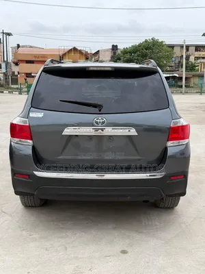 Toyota Highlander SE 2012 Gray