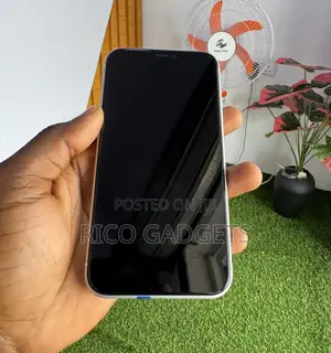 Apple iPhone XR 128 GB White