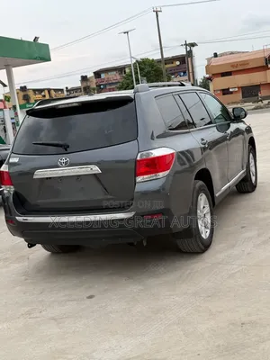 Toyota Highlander SE 2012 Gray