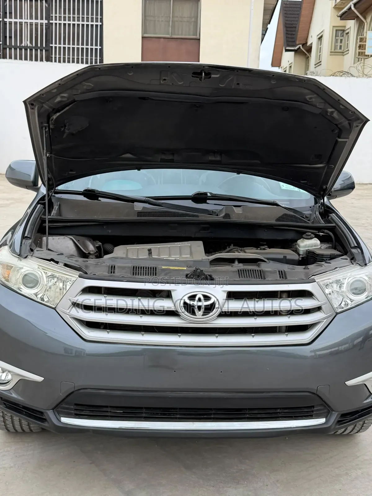 Toyota Highlander SE 2012 Gray