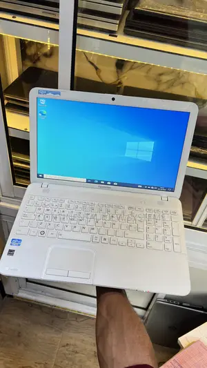 Laptop Toshiba Satellite C855 8GB Intel Core i5 HDD 250GB