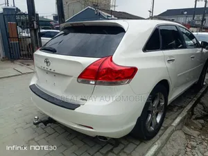 Toyota Venza 2010 White