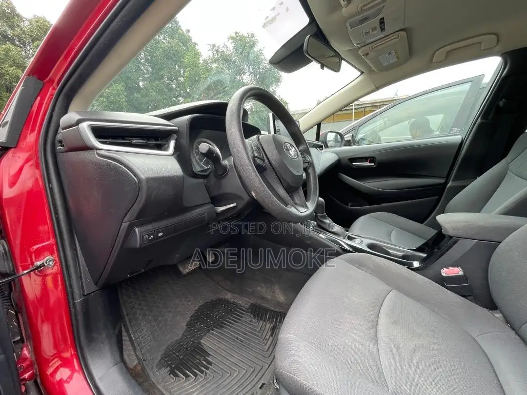 Toyota Corolla LE 2020 Red