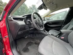 Toyota Corolla LE 2020 Red