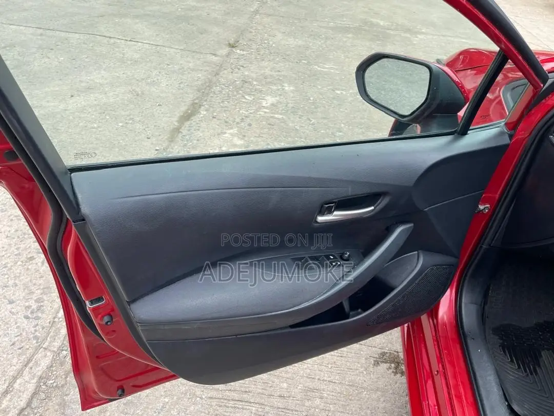 Toyota Corolla LE 2020 Red
