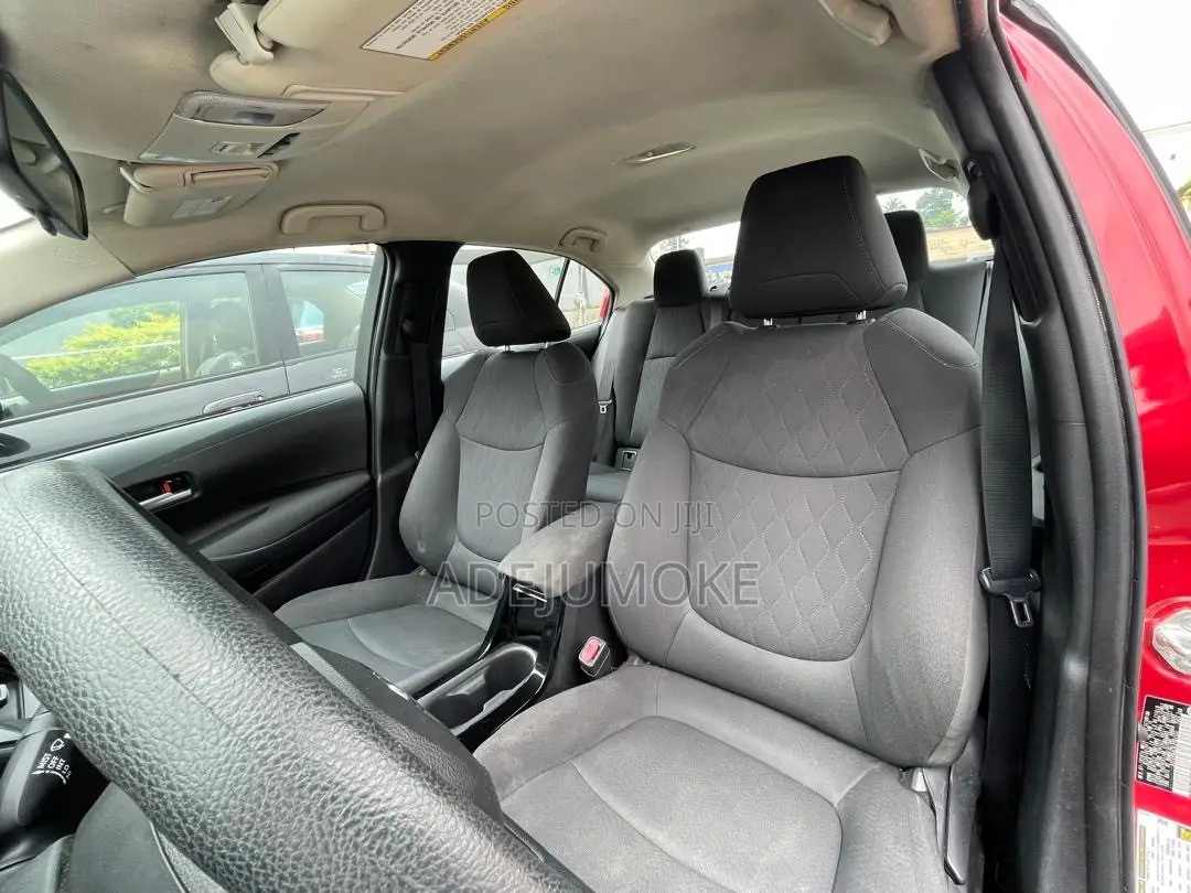 Toyota Corolla LE 2020 Red