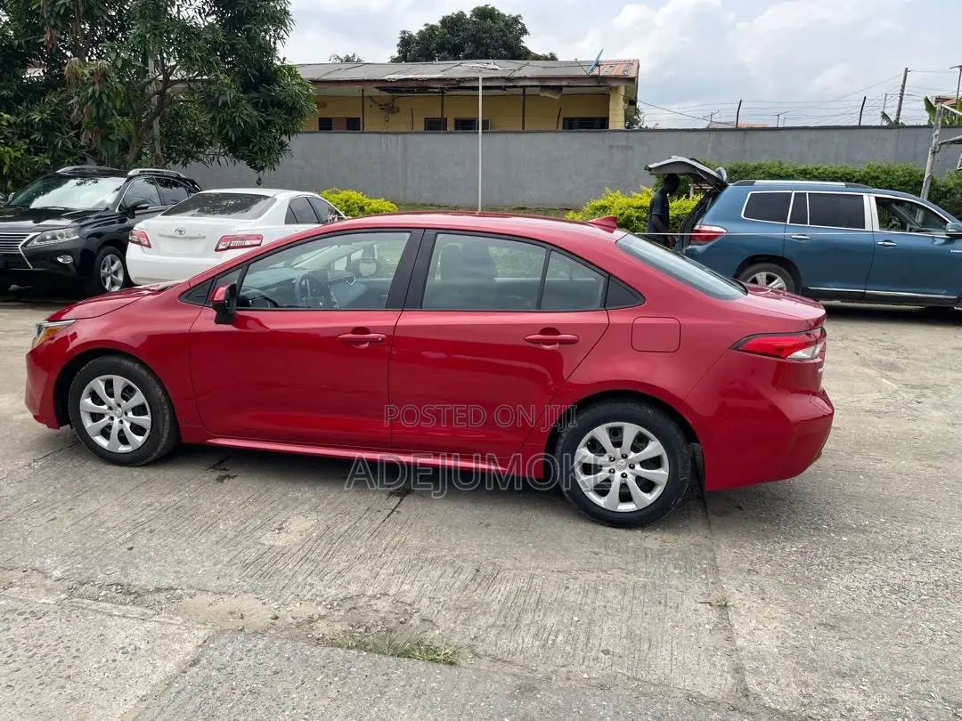 Toyota Corolla LE 2020 Red
