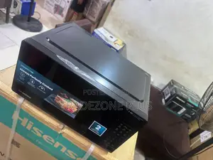 Hisense Digital Microwave 700W – Practical Cooking Companion