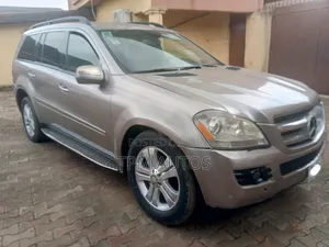 Mercedes-Benz GL-Class 2009 Gold