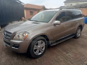Mercedes-Benz GL-Class 2009 Gold