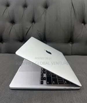 Laptop Apple MacBook Pro 2020 16GB Intel Core i5 SSHD (Hybrid) 512GB