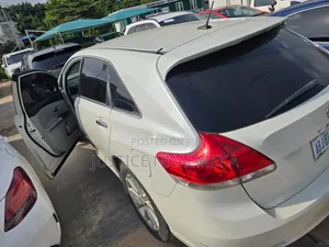 Toyota Venza 2010 White