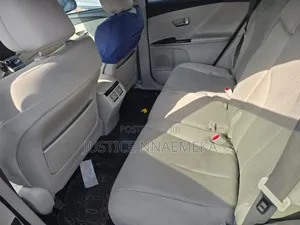 Toyota Venza 2010 White